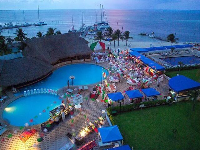 Aquamarina Beach Hotel Cancun photo 2
