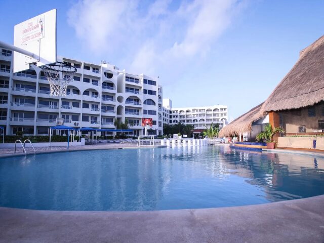 Aquamarina Beach Hotel Cancun photo 3