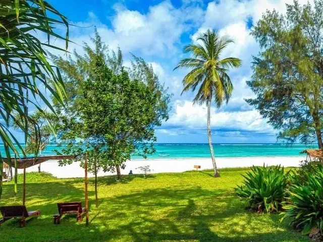 Nomad Beach Resort photo 1