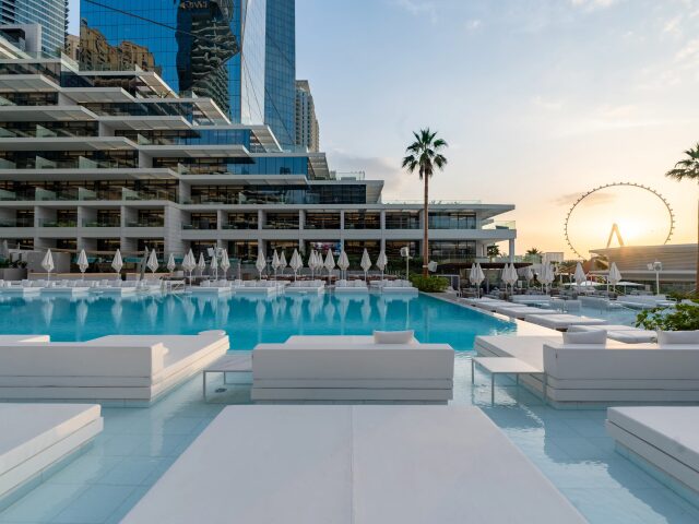 FIVE LUXE photo 1