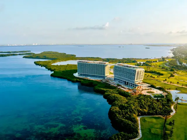 Hyatt Vivid Grand Island photo 2