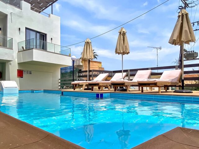 Romanias Apartments