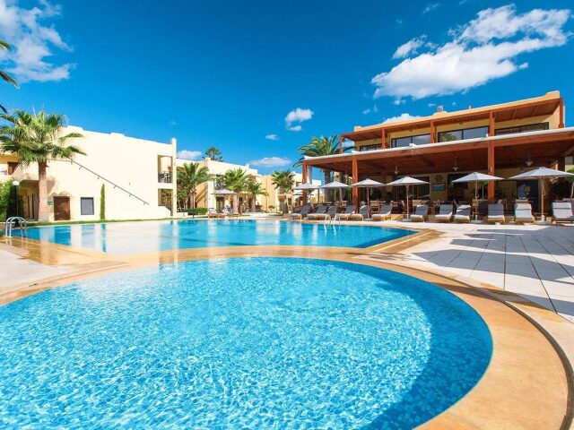 Atlantis Beach photo 0
