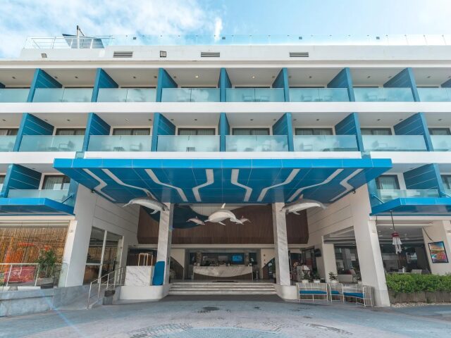 Clover Patong