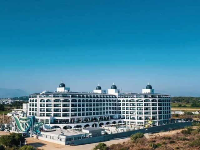 Side Moon Palace