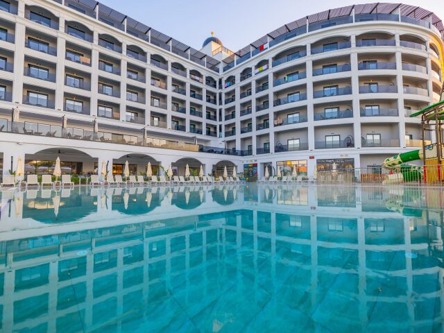 Side Moon Palace photo 1