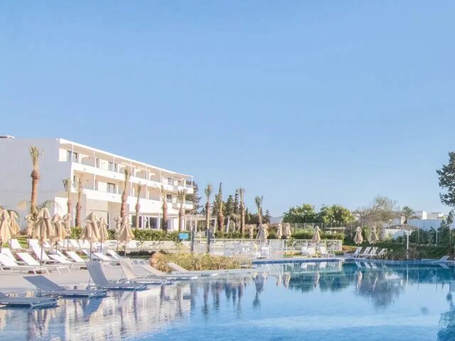 One Resort Premium photo 2