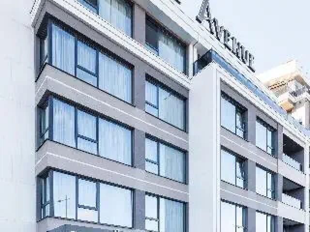 Avenue Deluxe