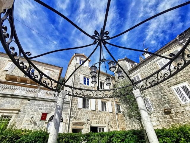 Heritage Leon Coronato photo 1