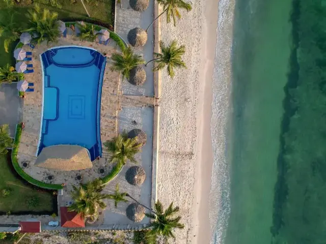 Sunny Palms Beach Bungalows photo 2