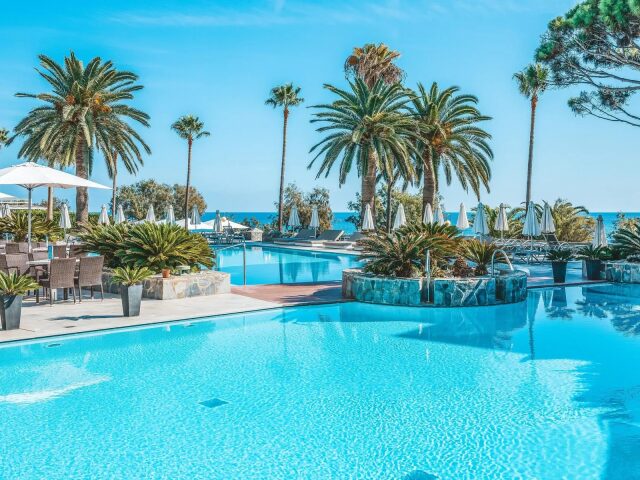 Marins Suites photo 2