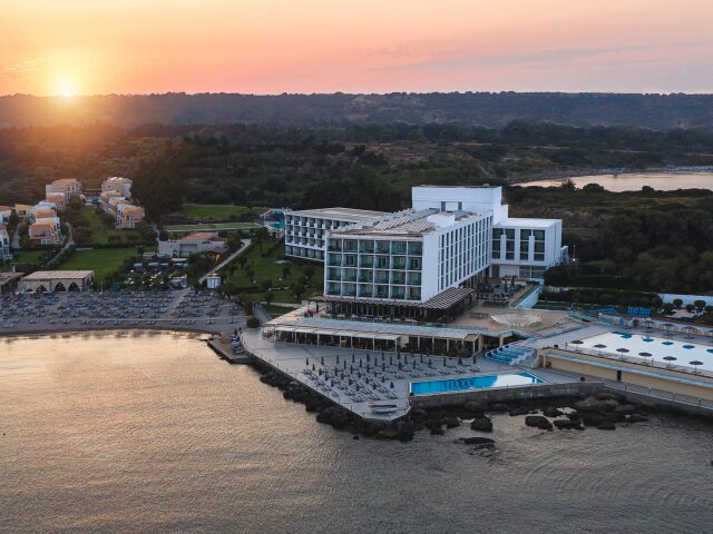 Eden Roc Resort photo 2