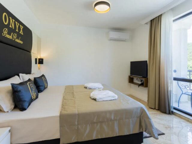 Onyx Beach Residence photo 2