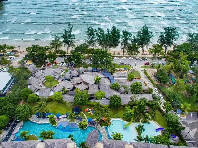 Holiday Ao Nang Beach Resort photo 1