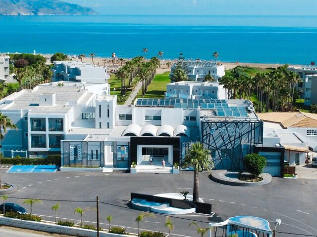 Delfina Tropic Beach photo 0