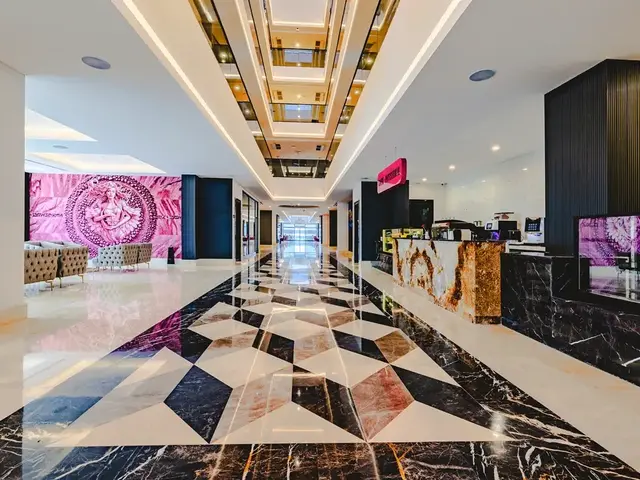 Granada Luxury Red photo 2