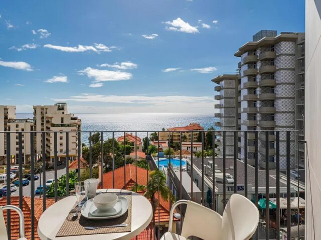 Monumental Plaza by Petit Hotels