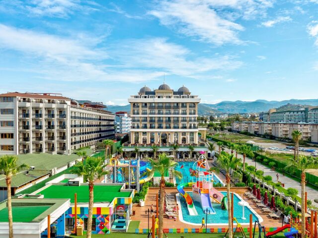 Serenity Queen Hotel