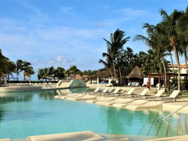 BlueBay Grand Esmeralda photo 1