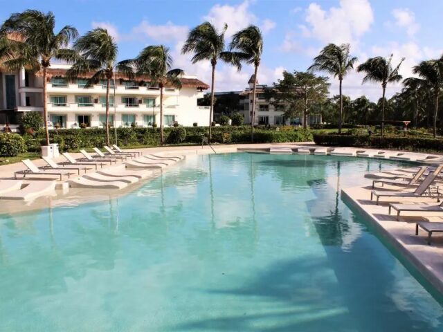 BlueBay Grand Esmeralda photo 2