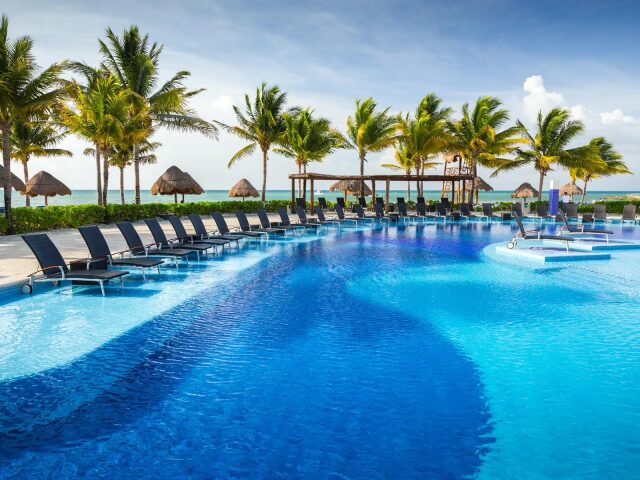 BlueBay Grand Esmeralda photo 3