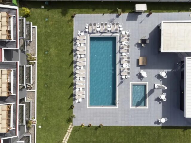 A Suite Side photo 3