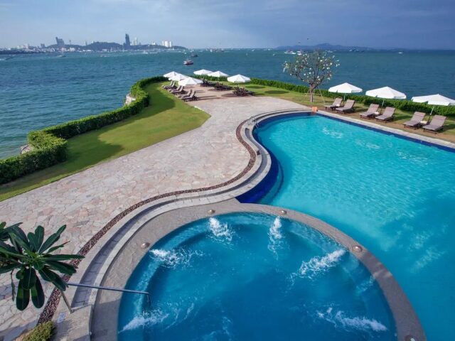 Dusit Thani Pattaya photo 2