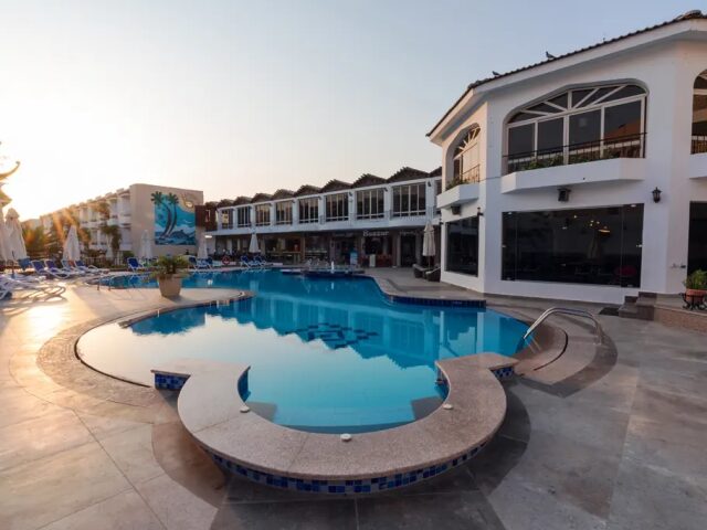 Minamark Beach Resort photo 1