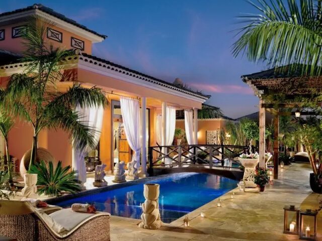 Royal Garden Villas