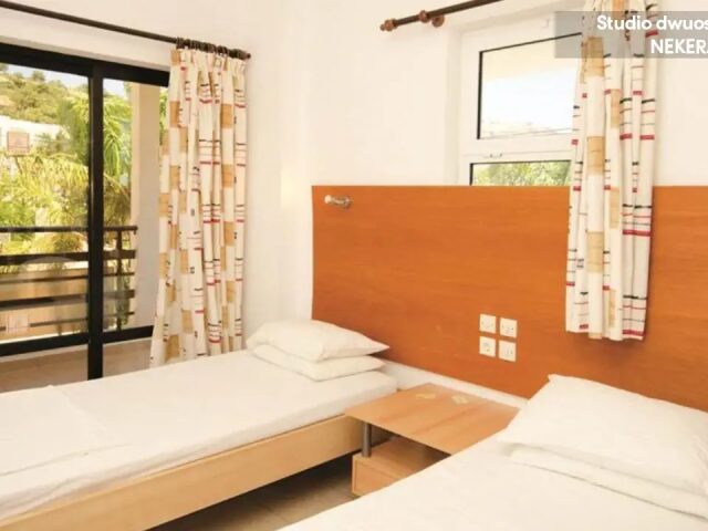 Coliseum Studios & Apartments photo 1