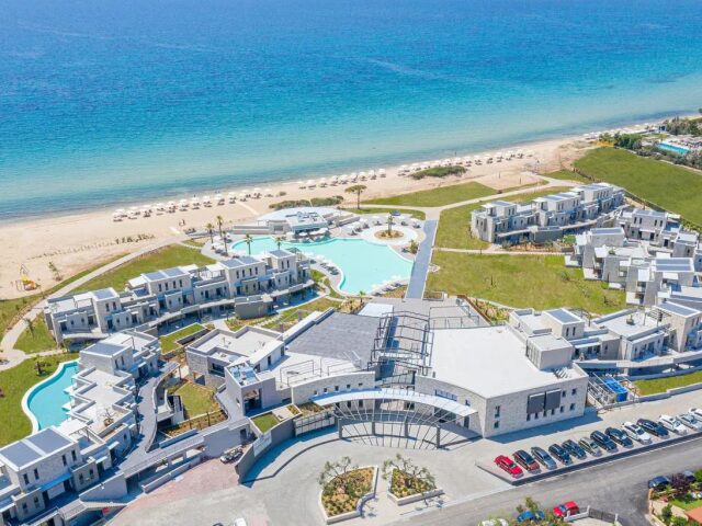 Portes Lithos Luxury Resort