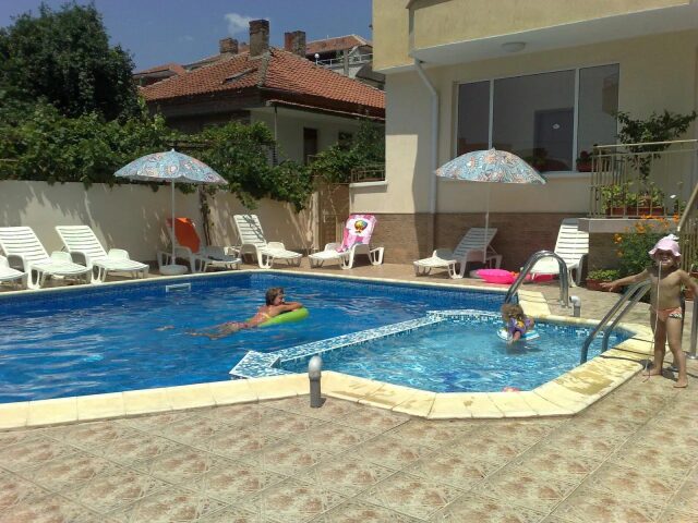 Larisa photo 2