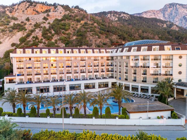 Sunland Resort photo 0