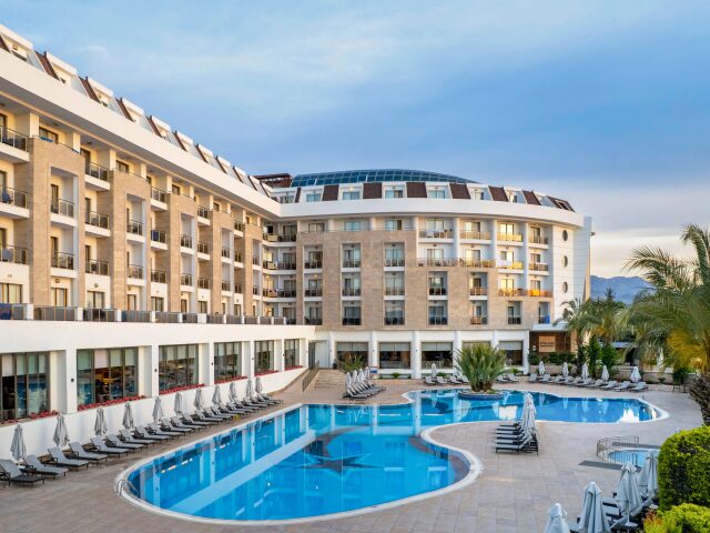 Sunland Resort photo 1