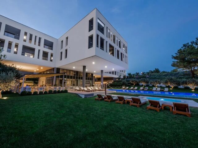 Salona Palace photo 1