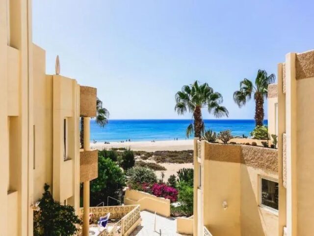 R2 Maryvent Beach Apartment photo 3