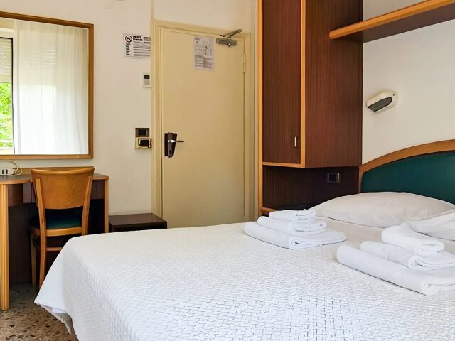 Hotel Artide photo 2