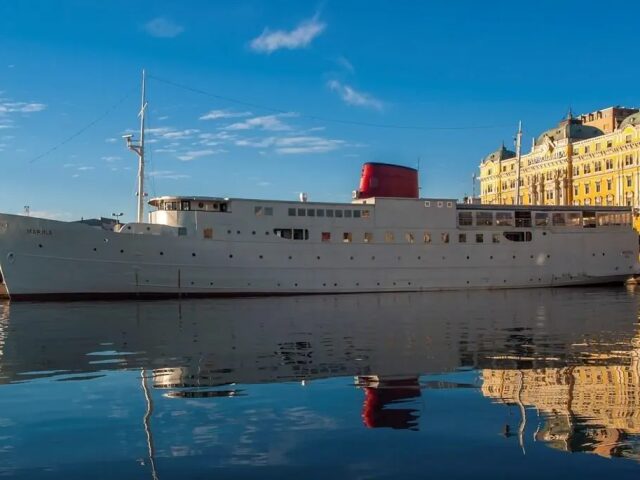 Botel Marina