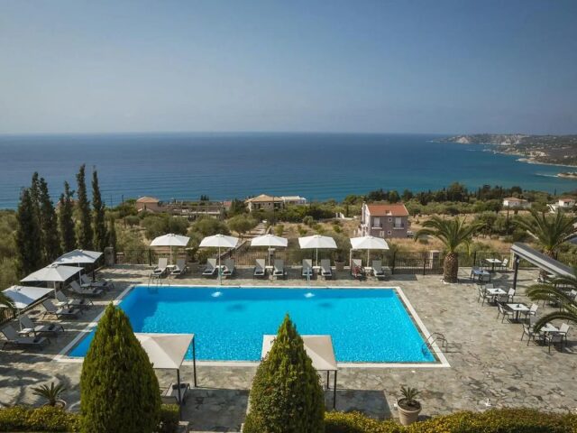 Antonia photo 1