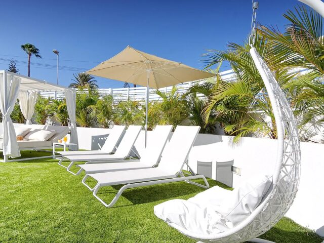Adonis Bungalows photo 2