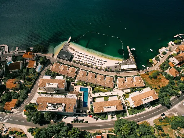 Huma Kotor Bay photo 2