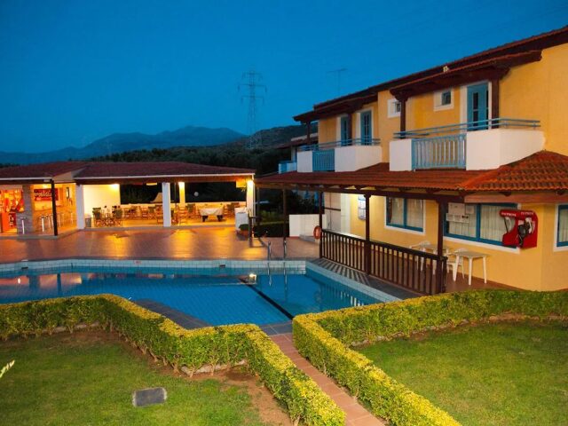Mareva Apartments photo 0