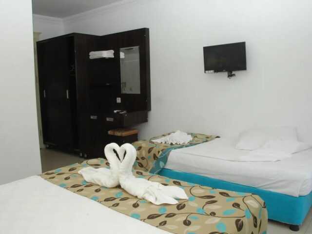 Side Orient Apart photo 3