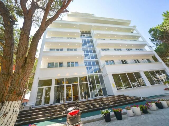 Elesio photo 1