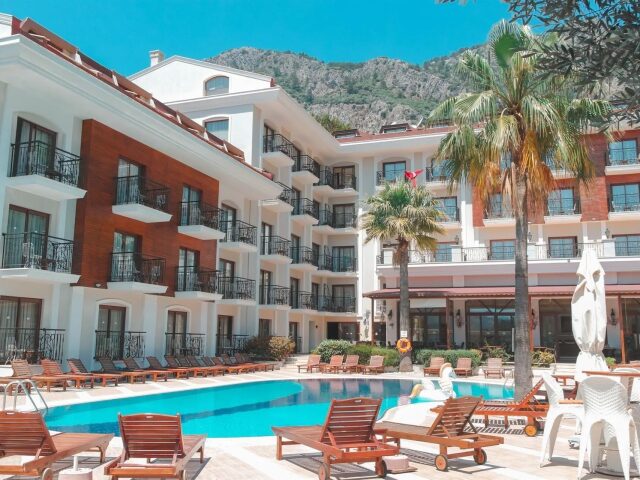 Meril Club Hotel & Spa