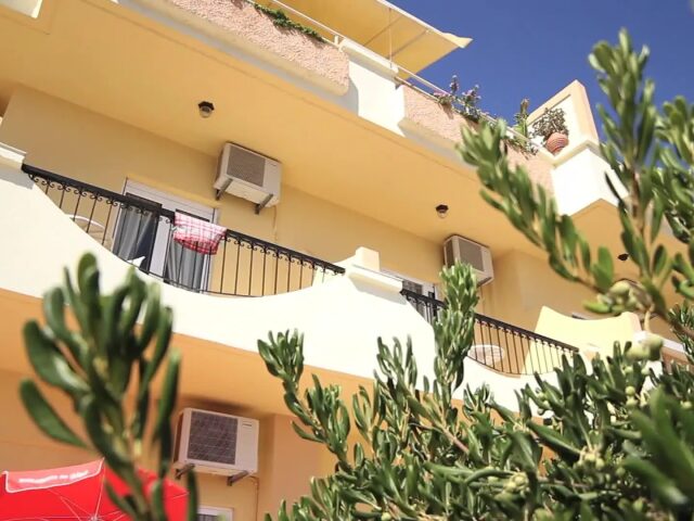 Athina photo 0
