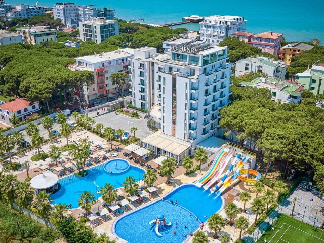 Henry Resort photo 0