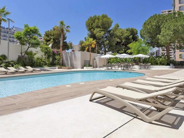 Halley by Melia
