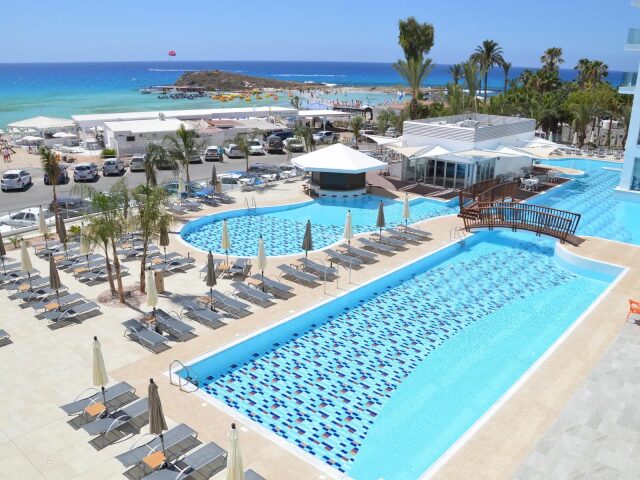 Vassos Nissi Plage photo 1