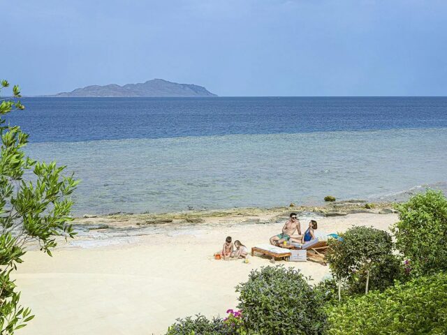 Four Seasons Resort photo 3